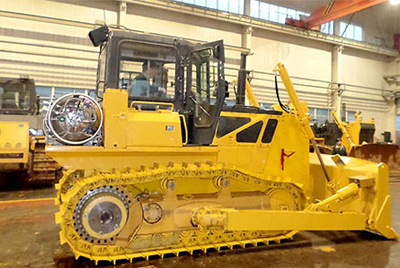 世界上第一台燃气型履带式推土机——SD20-5（LNG）在研究总院新产品试制中心下线。SD20-5（LNG）履带式推土机是公司顺应行业发展趋势开发的一款节能、环保产品，整机采用天然气专用发动机，燃烧后无积炭，满足stageIIIA排放，寿命更长，维修频率更低。